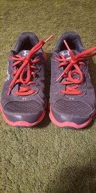 Under Armout Gray And Red Lace Snekaers Size 1.